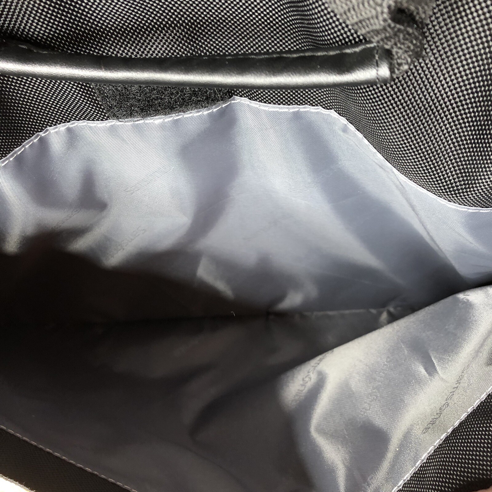 Samsonite Laptop Sleeve Messenger Bag Black Fits 15.6 inch Screen Excellent