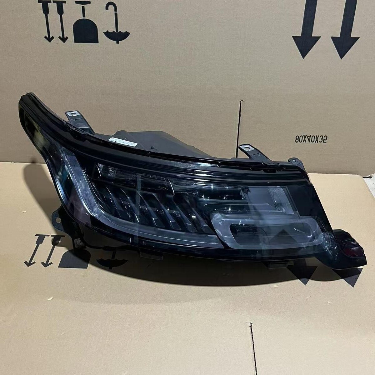 Land Rover Range Rover L494 LED Right headlight EU (2 eyes) JK62
