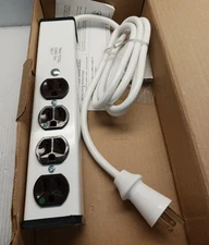 New Wiremold ULM4-6 Medical Grade Power Center 4 outlet 6ft Cord 120 Vac 12A