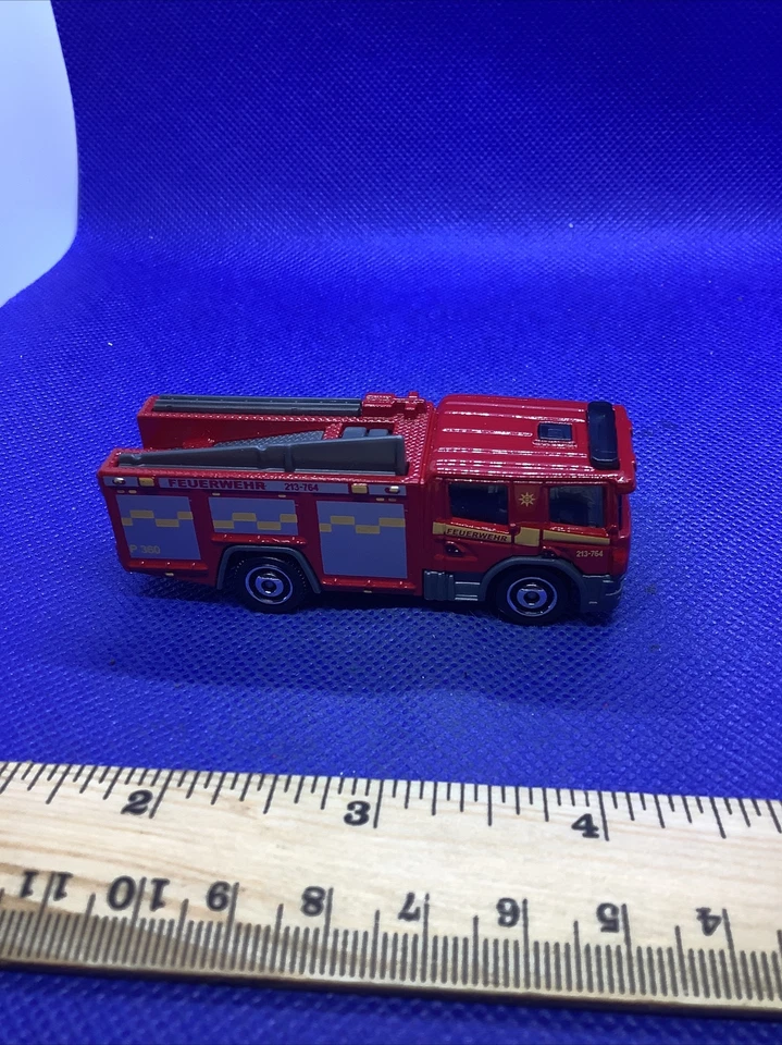 2017 Matchbox Scania P 360 Red FIRE ENGINE - Image 3 of 4