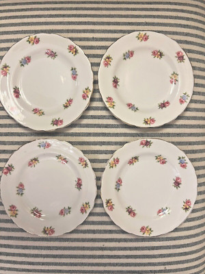 Set aus vier süßen toskanischen Porzellan Made in England kleinen Schüsseln Ersatzteile