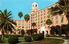 Iconic Vinoy Hotel: St. Petersburg's Historic Landmark postcard