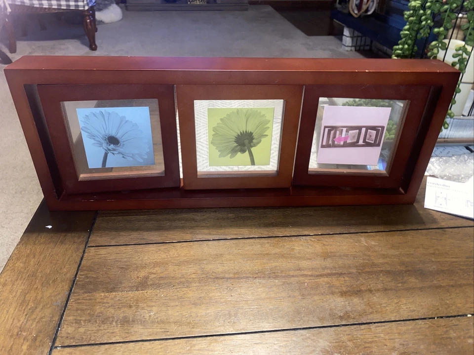 Marco de fotos de madera Umbra para 3 fotos tiene capacidad para 3-3,25"x3,25"+ flotadores 3-2"x2" Foto 2 de 4