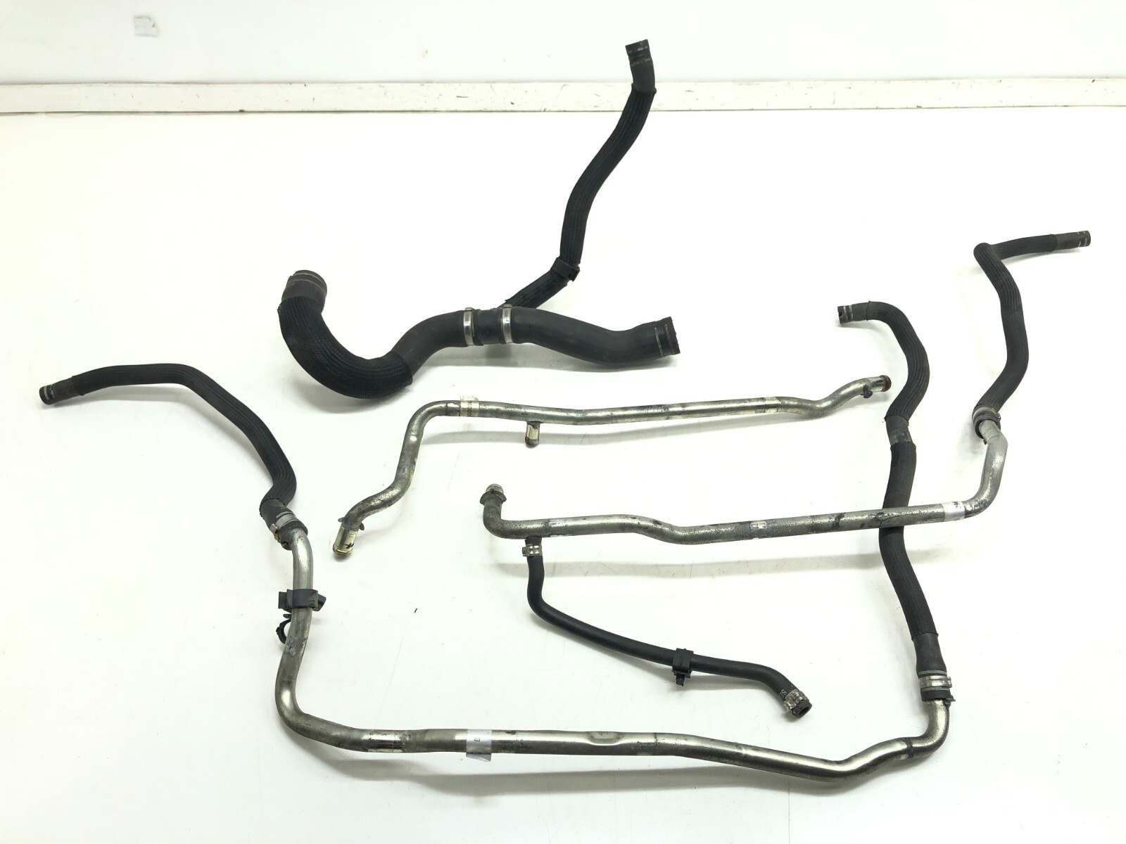 2014-2019 MASERATI GHIBLI 3.0L V6 ENGINE COOLANT TUBE LINE OEM.