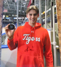 KADON MCCANN SIGNED 8X10 GLOSSY PHOTO MEDICINE HAT TIGERS 2026 NHL DRAFT (D)