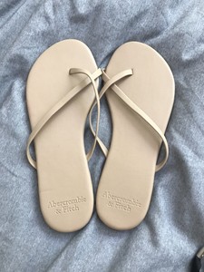 faux leather flip flops womens