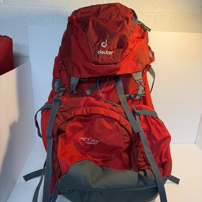Deuter red ACT Lite 40+10 Hiking Backpack 40L+10L excellent condition 