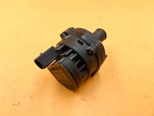 15-18 MERCEDES-BENZ C300 W205 COOLANT WATER PUMP ASSEMBLY OEM