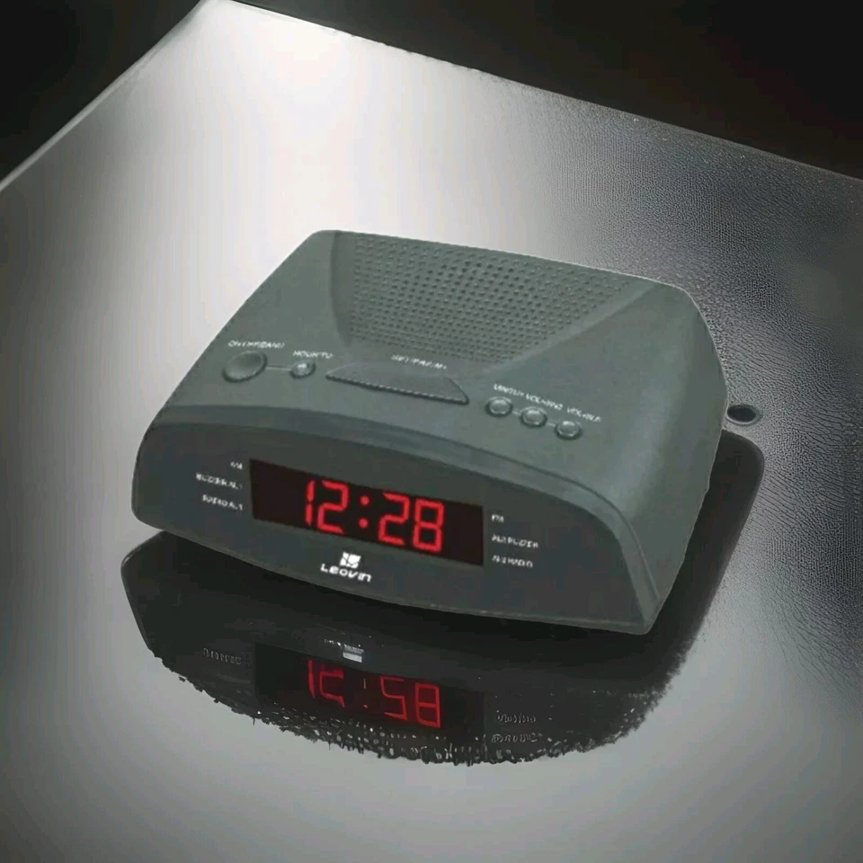 Radio Sveglia Digitale AM/FM Display LED Luminoso 0.6" Snooze Timer Sonno DC 5V - Immagine 2 di 4