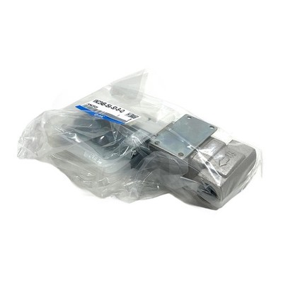 VNC214B-15A-5D-B-Q SMC, SMC 2 Port Solenoid Valve 24V DC Rc 1/2 ................
