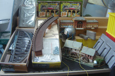 HO Gebaute Häuser ,Brücken ,Brückenteile ,Bäume "Gebraucht"(983)