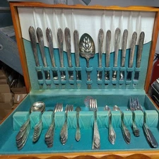 VTG  (Silverplate) by National Silver Co 81 Pieces Flatware 6 Serving Piece
