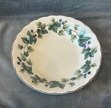 Nikko Tableware Wild Berry Round Vegetable Serving Bowl 9 1/2” Japan