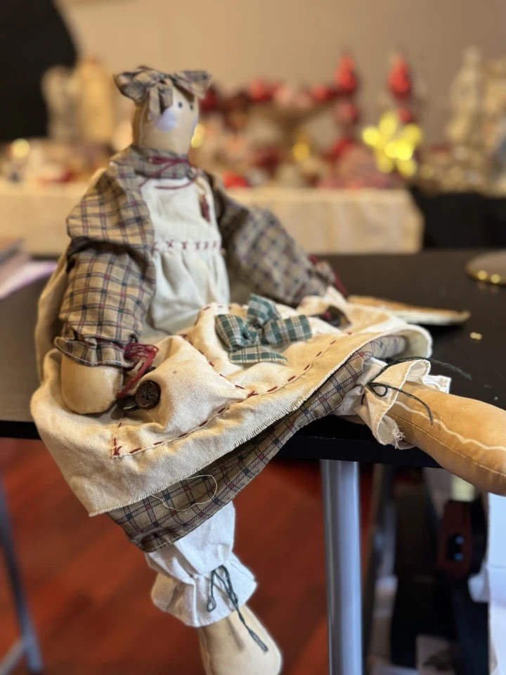 "Muñeca de trapo primitiva arte popular rural hecha a mano muñeca de tela delantal corazón 20""" Foto 3 de 4