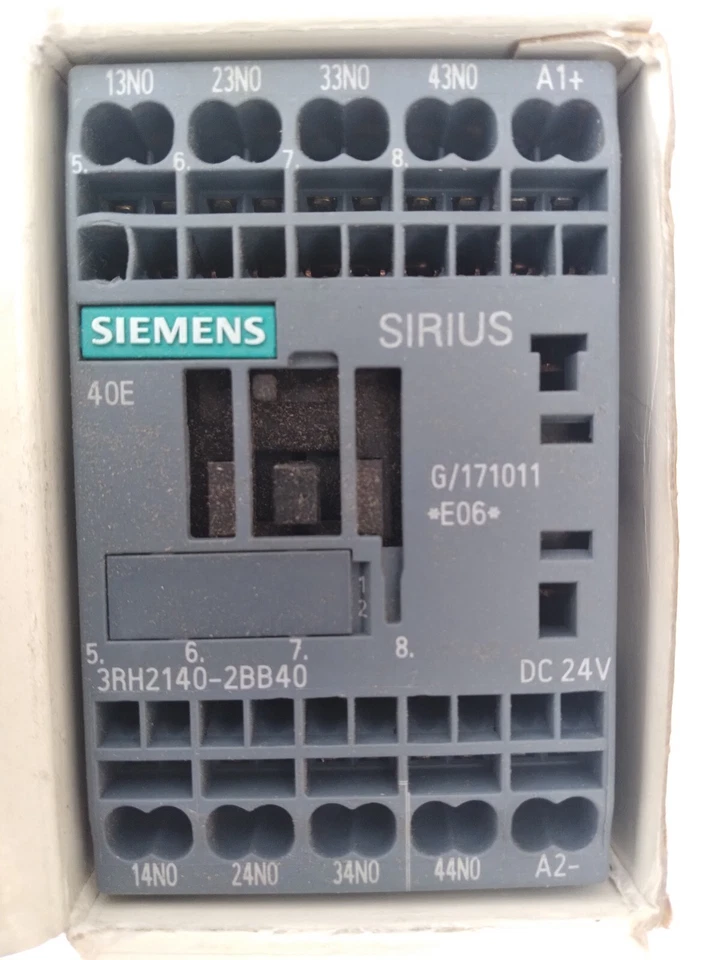 Siemens 3RH2140-1BB40 Contactor Relay DC 24V - Brand New - Image 2 of 4