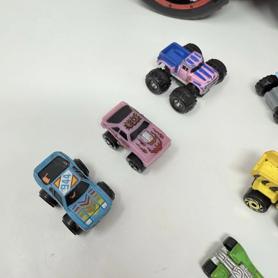 Micro Machines SVC Red Super Van City Large Toy Travel T Playset W Cars Lot - Image 4 of 4