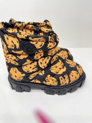 Farm Rio Banana Bunch Lug Sole Boots Women s Size 8 EU 39 Quilted Black Yellow