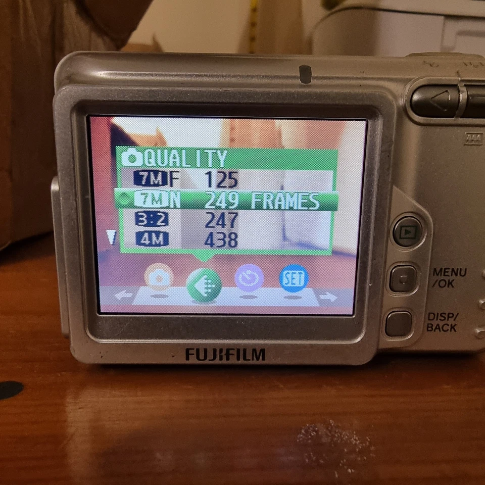 Fujifilm FinePix A Series A700 7.3MP Digital Camera - Silver (SHE)., photo 4 of 5