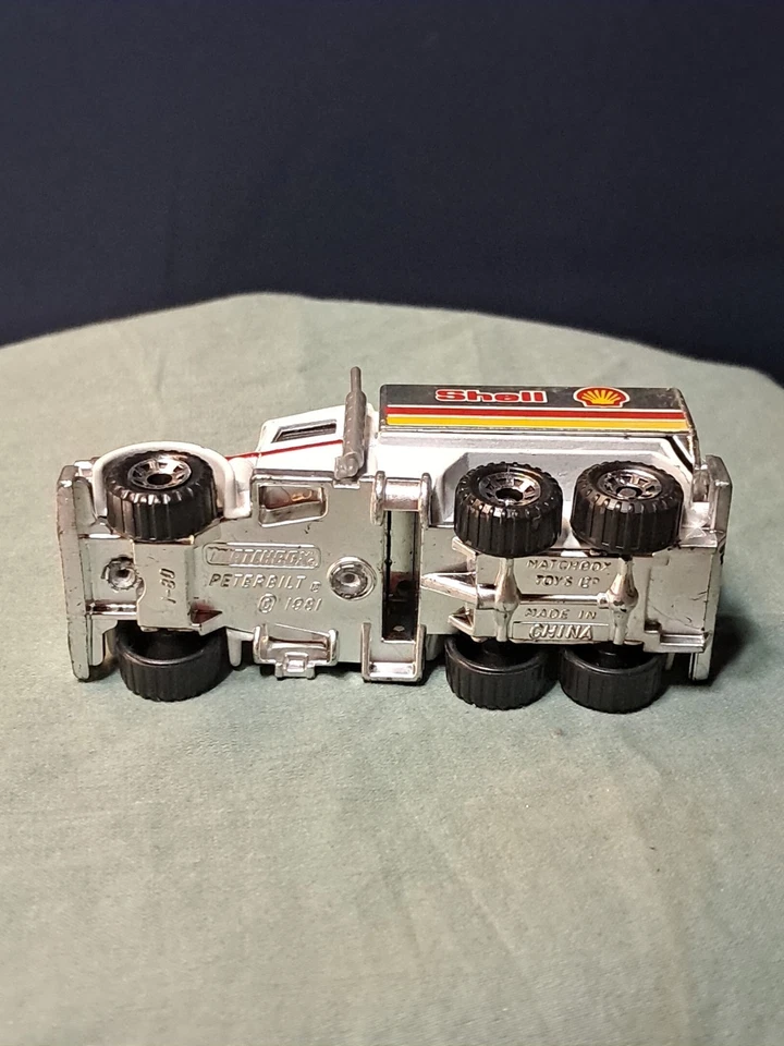 Camión cisterna de combustible Matchbox 1981 Peterbilt 1-80 Shell Foto 4 de 4