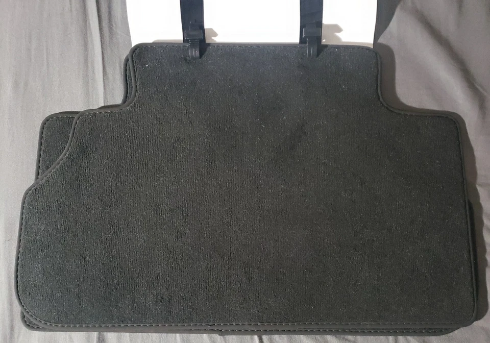 Подлинные заводские коврики для пола Audi Q5 от оригинального производителя только задние коврики - Изображение 2 из 4
