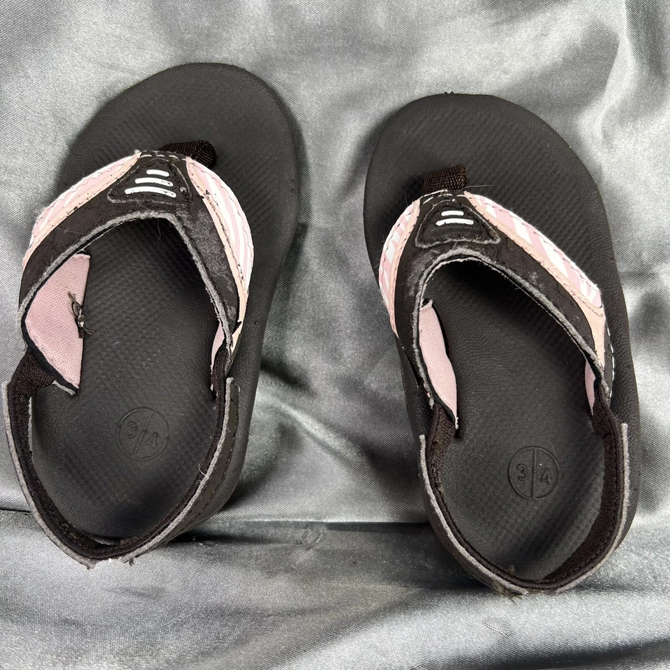 Chanclas Reef para niñas pequeñas Lil Slap II talla 3/4 marrón rosa playa Foto 4 de 4
