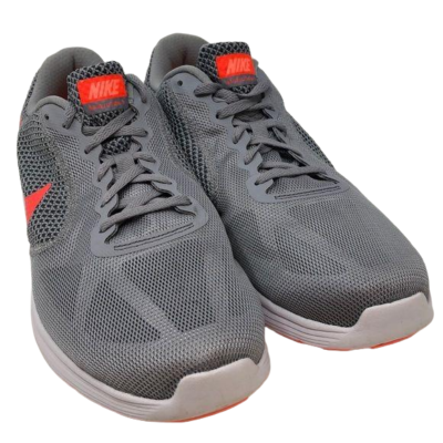NIKE Women's Revolution Running Shoe Size M