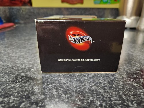 Hot Wheels 2002 Splittin' Images 2 Car Set - Picture 5 of 6