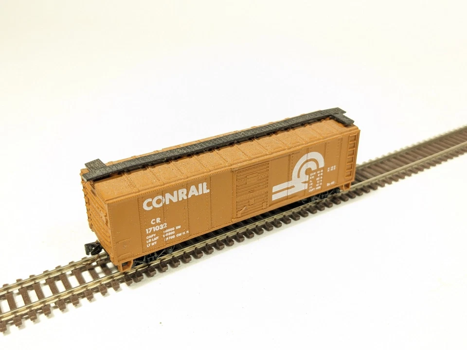 Model Power N Scale 40’ Boxcar Conrail #171032 Brown Kadee Cups USED: Excellent - Image 2 of 4