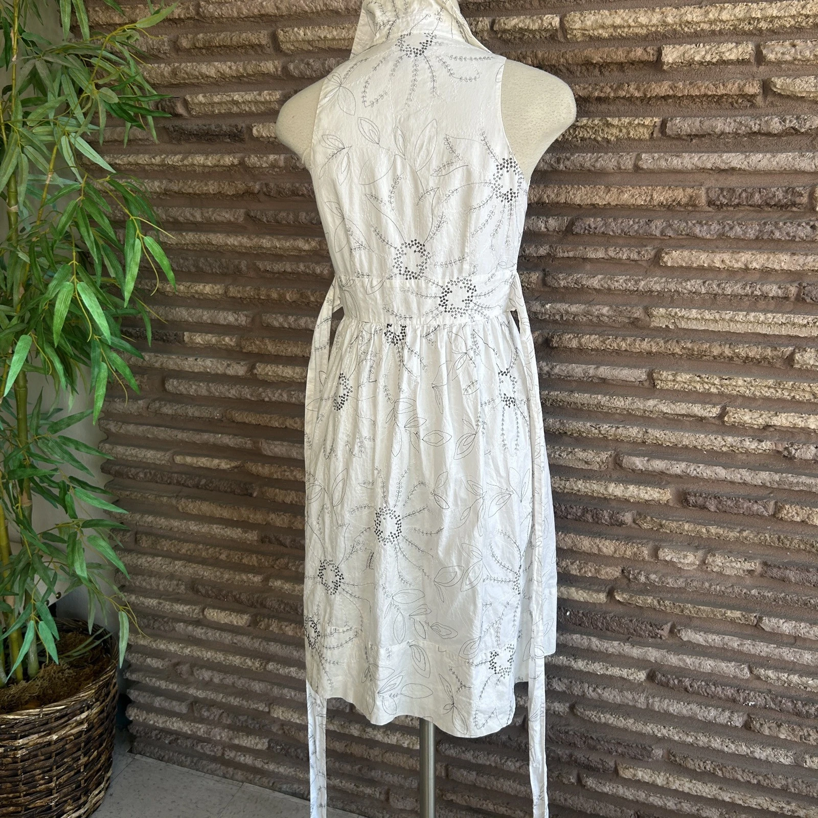 VETEMENTS Abito Adrianna Papell bianco ricamato floreale camicia vita taglia 6