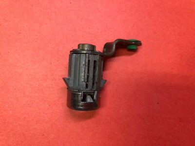 Cilindro De Cerradura Puerta Conductor Izquierdo Usado OEM Para Buick LeSabre 2000-2005 - Con Llaves