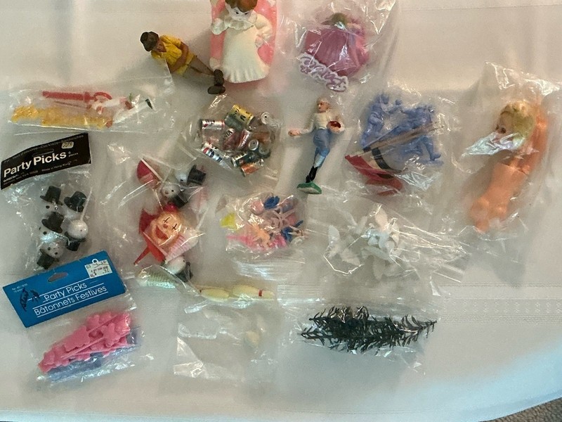 Large Lot Of Vintage Cake Toppers, Picks - Amscan, Barbie, Wilton, More