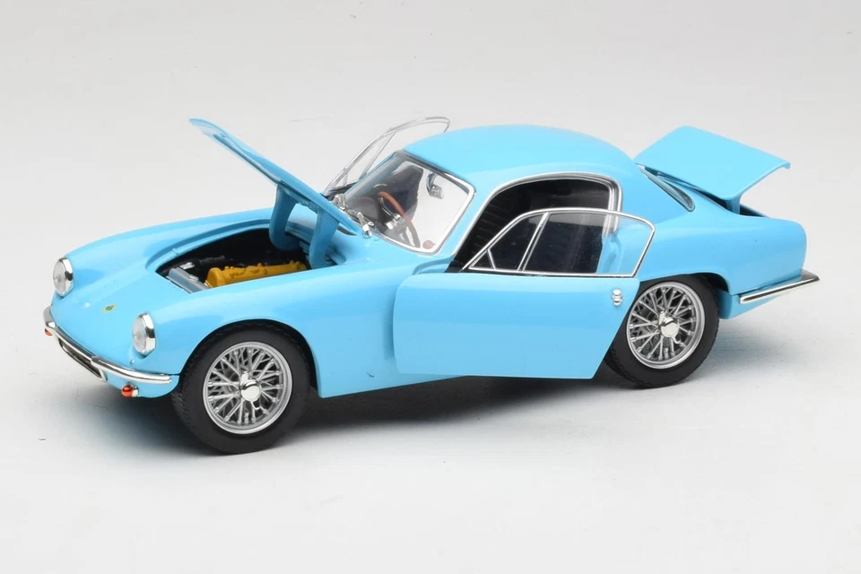 92768 Lotus Elite Type 14 Blue Road Signature 1:18 - Image 2 of 4