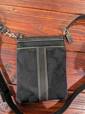 COACH SIGNATURE CROSSBODY SHOULDER BAG BLACK LEATHER STRIP TRIM SILVER ZIPPED