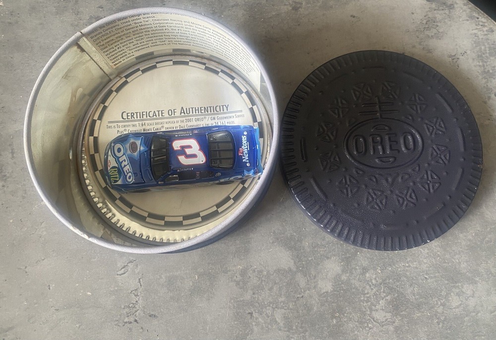Dale earnhardt jr 2002 Oreo ritz tin & 1:64 Car