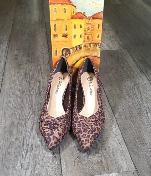 Zapatos de salón Bella Vita de leopardo súper gamuza tacón de gatito talla 8 Foto 2 de 4