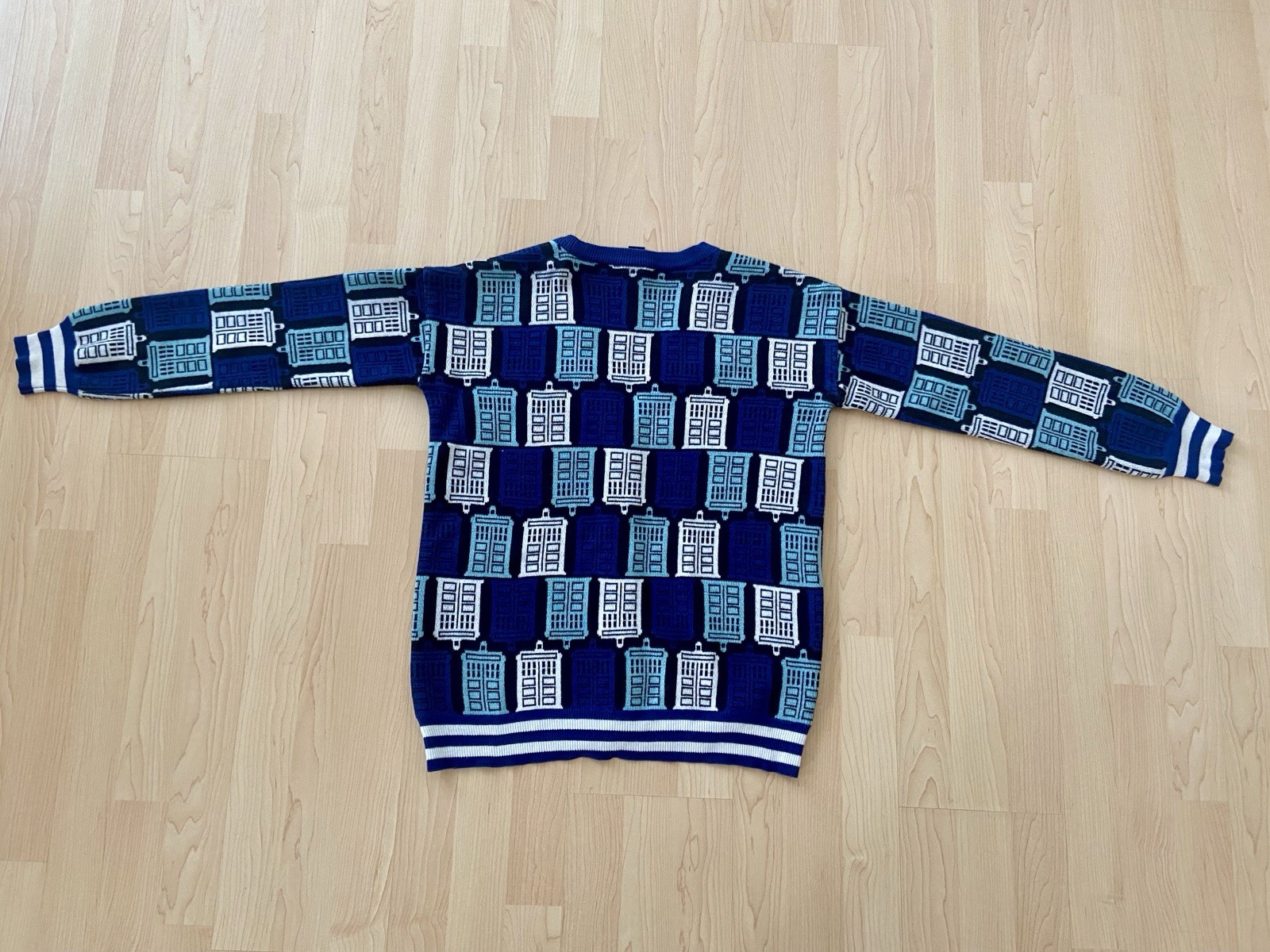 BBC DR WHO Hot Topic Size Medium Cardigan Sweater Tardis Phone Booth Button Up image 3