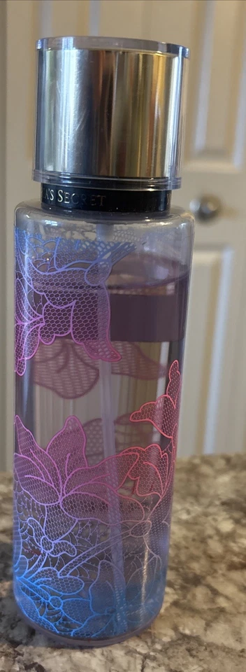 Парфюмерный туман Victoria's Secret Charmed 8 жидких унций снят с производства СМ. ОПИСАНИЕ - Изображение 3 из 4