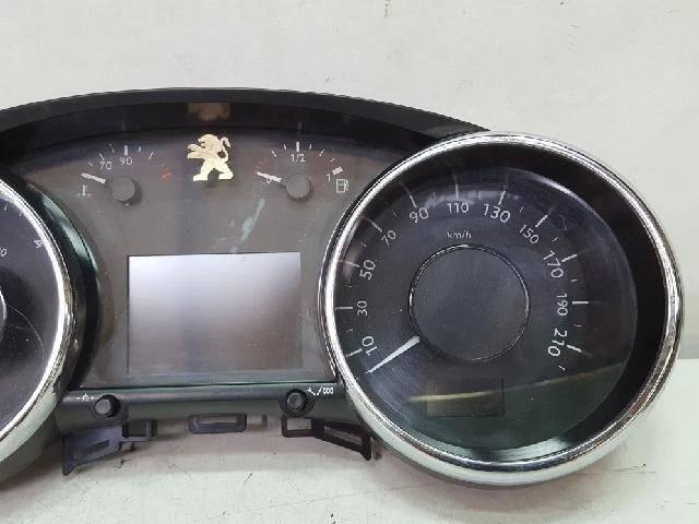 Приборные панели 2015 Peugeot 3008 HDi 9804898580 - Изображение 3 из 4