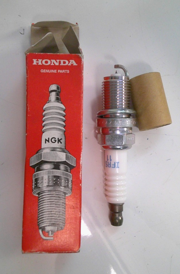 NOS OEM NGK HONDA SPARK PLUG #98079-5517U