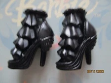 BARBIE DOLL / PAIR OF SHOES ...... (1873)