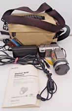 Sony Cyber-Shot 5 MP Digital Camera DSC-F707 With Jeep Utility Bag NEEDS BATTERY