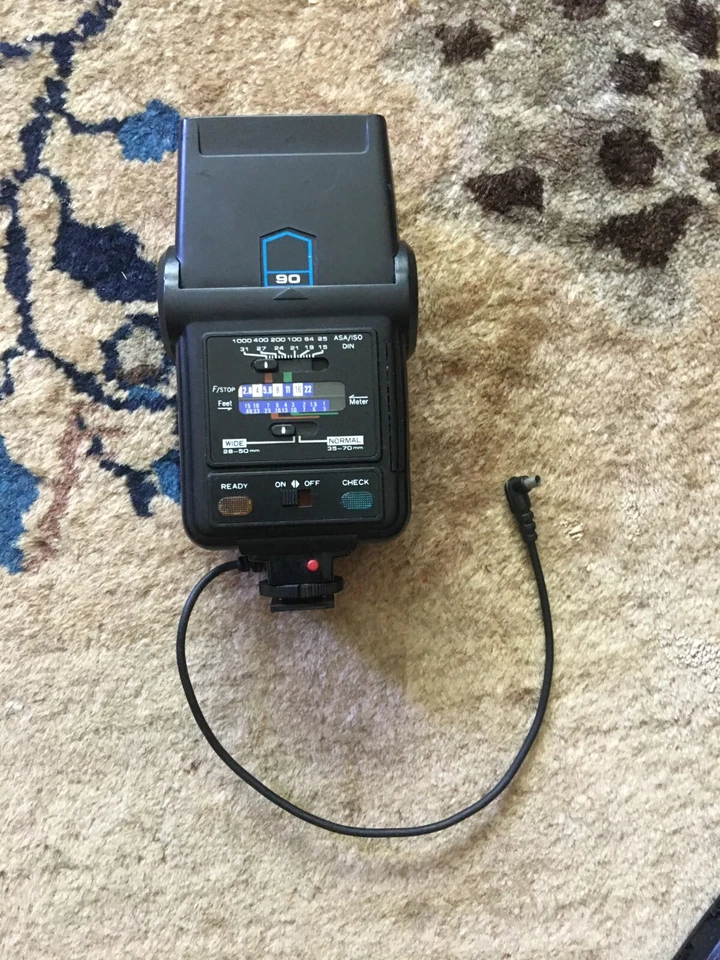 Vintage Sakar Auto 278 Electronic Flash For 35mm Film Cameras - Image 2 of 4