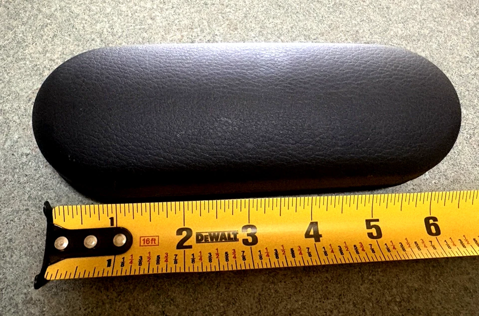 Gafas de sol Oakley auténticas estuche rígido negro con cubierta Foto 3 de 4