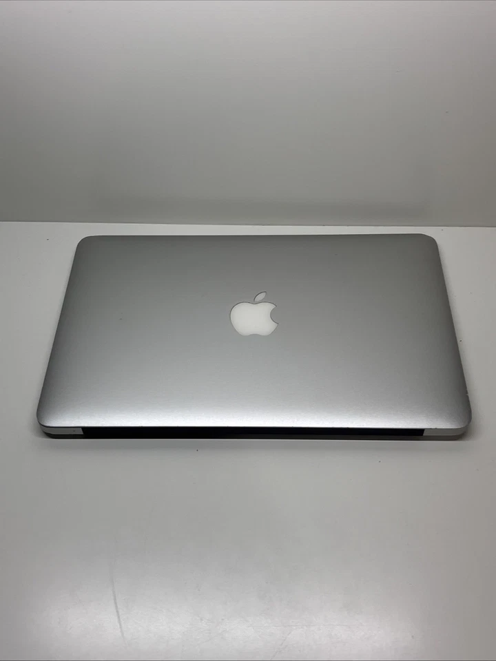 Apple MacBook Air 11.6-inch, Model-A1370 | For Parts/Repair - Image 3 of 4