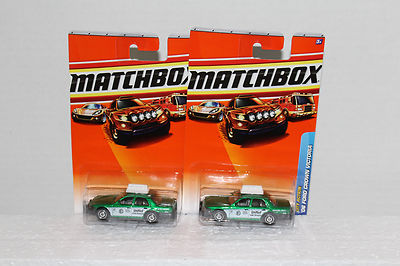 Matchbox '06 Ford Crown victoria Taxi 2 of them