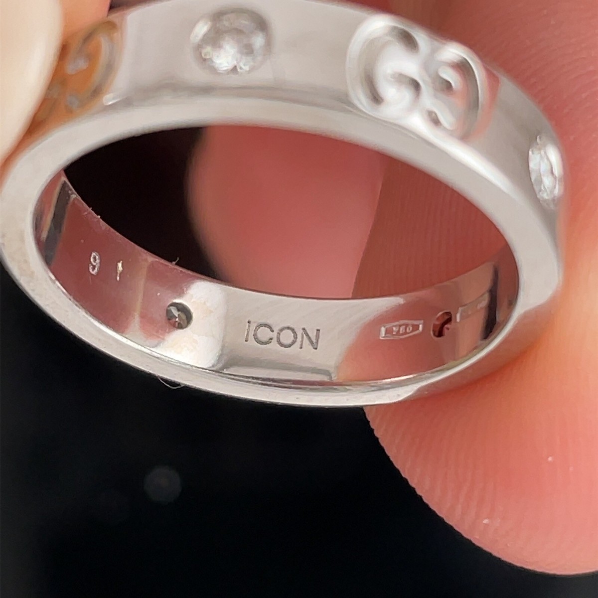 Gucci 18k White Gold Thin Icon Diamond Ring $1850 | eBay