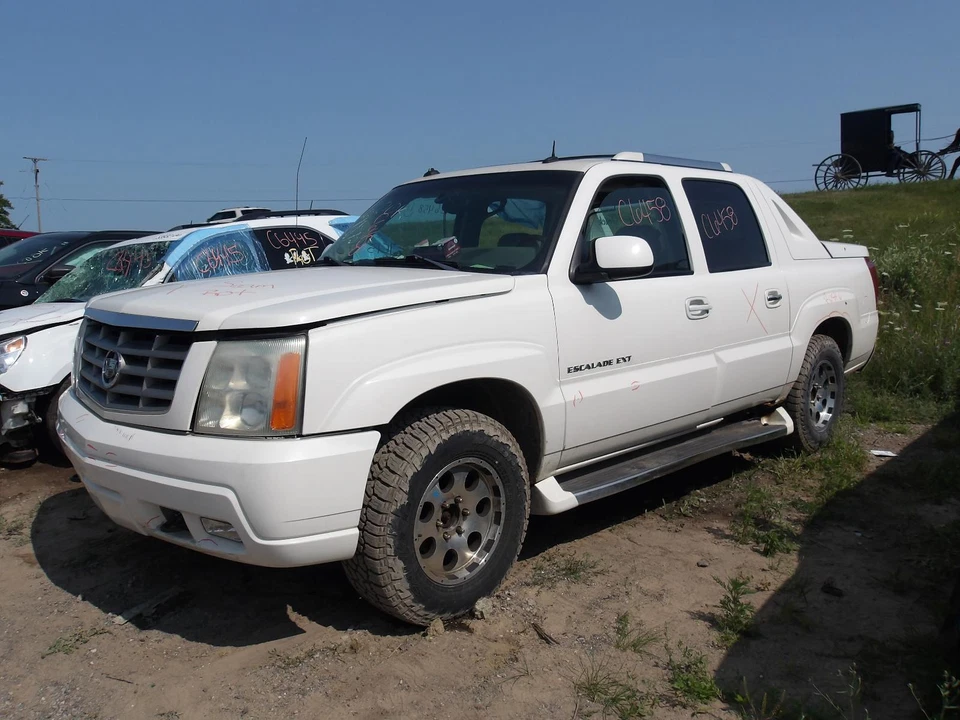 Used Front Upper Upper Control Arm Front fits: 2003 Cadillac Escalade ext 7300 G - Image 2 of 4