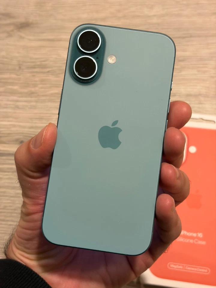 Apple iPhone 16 128Gb Teal 🔋100% 🔄 31 ✚ Custodia Mandarancio 🌟Come NUOVO - Immagine 2 di 4