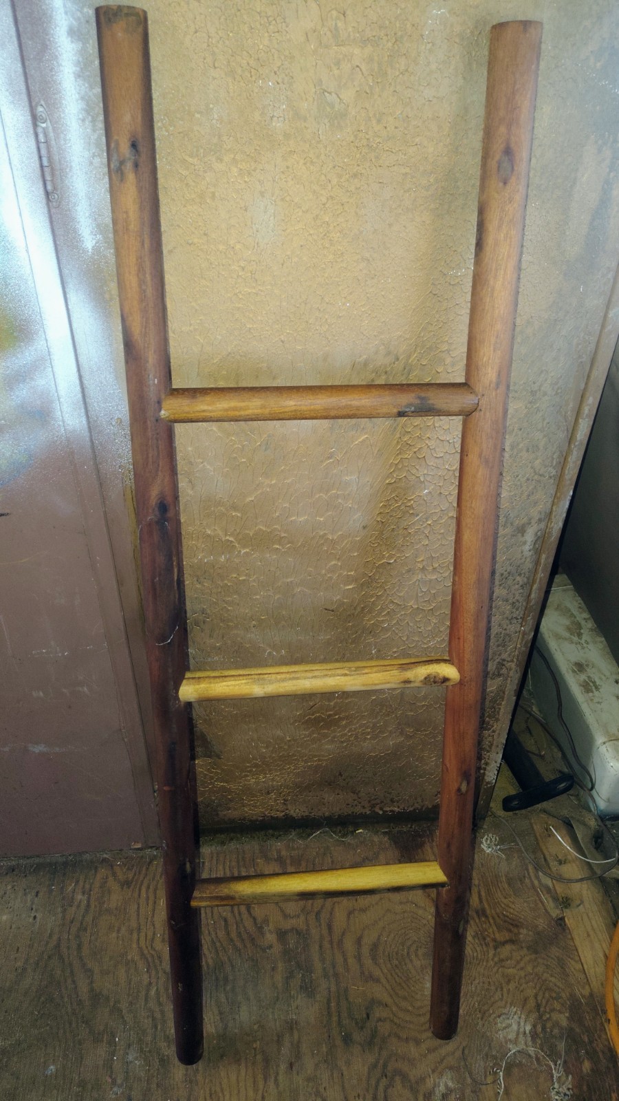 Ladder Rack Brown Leaning Style