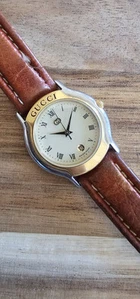 Montre à quartz suisse vintage Gucci 8000L chiffres romains bicolores 6,5"